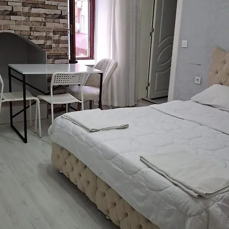 Antalyanin Kalbinde Terasli Odalar Pensionat Antalya